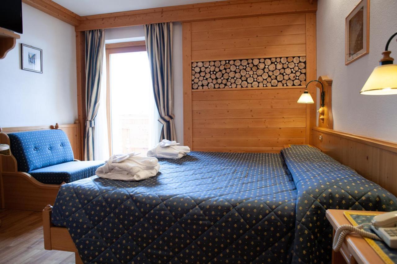 Hotel Posta Forni di Sopra Bagian luar foto