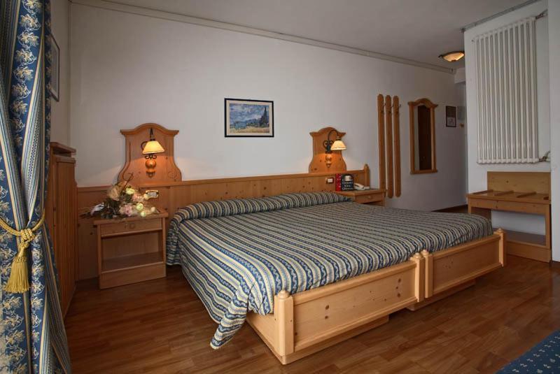 Hotel Posta Forni di Sopra Bagian luar foto
