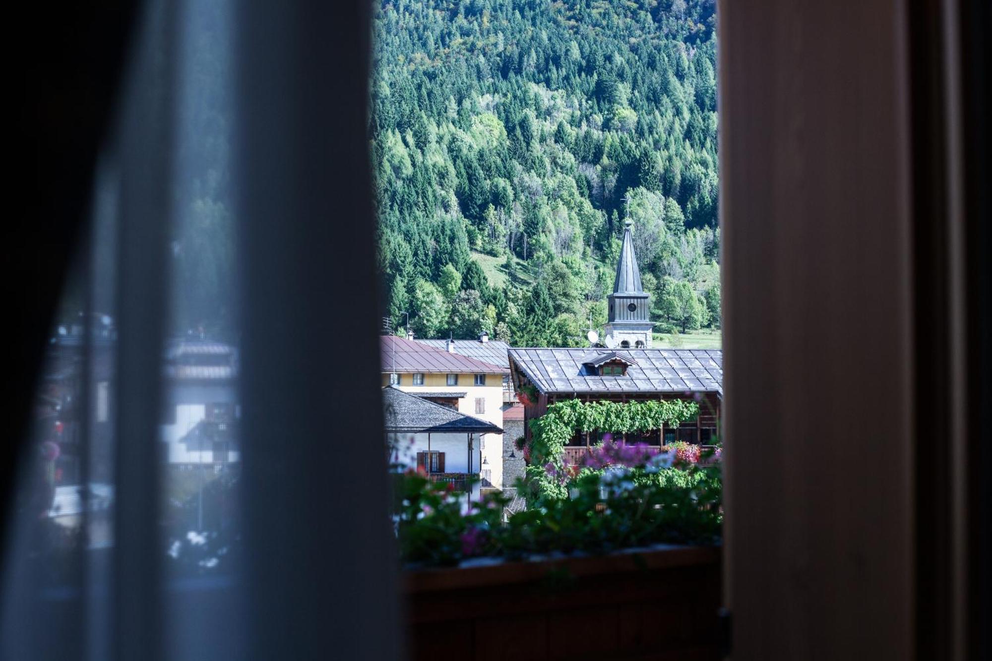 Hotel Posta Forni di Sopra Bagian luar foto