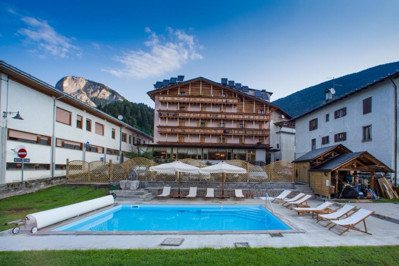 Hotel Posta Forni di Sopra Bagian luar foto